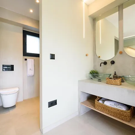 Topaz Suite With Private Pool - Pefkohori Halkidki